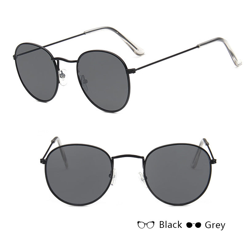 "Women's Retro Sunglasses - Stylish Vintage Eyewear for Fashionable Looks"