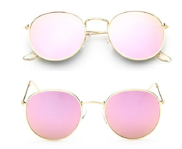 "Women's Retro Sunglasses - Stylish Vintage Eyewear for Fashionable Looks"