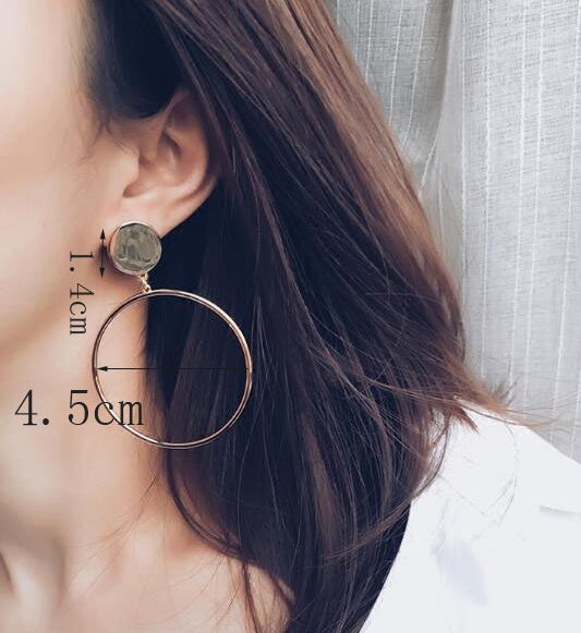 "Simple Style Temperament Earrings - Elegant and Chic Jewelry for Women"