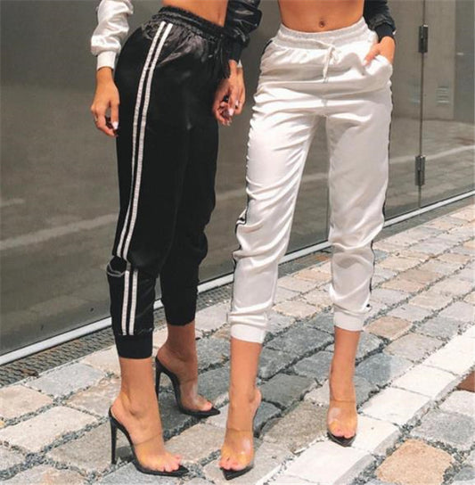 Casual and fashionable pants for women