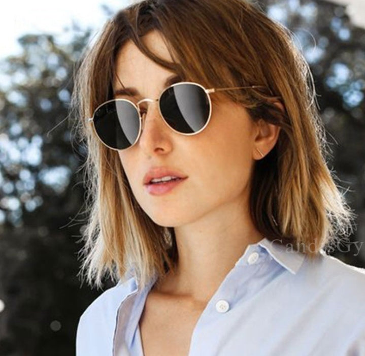 "Women's Retro Sunglasses - Stylish Vintage Eyewear for Fashionable Looks"